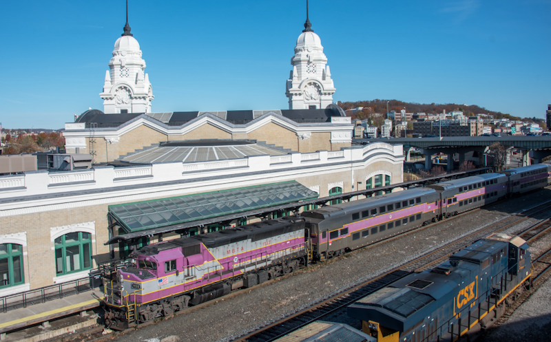 Massachusetts Lawmakers Push to Electrify Commuter Rail by 2035