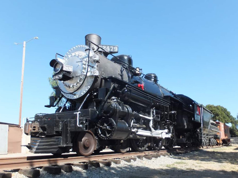SP 4-6-2, Roundhouse to Move to Niles Canyon