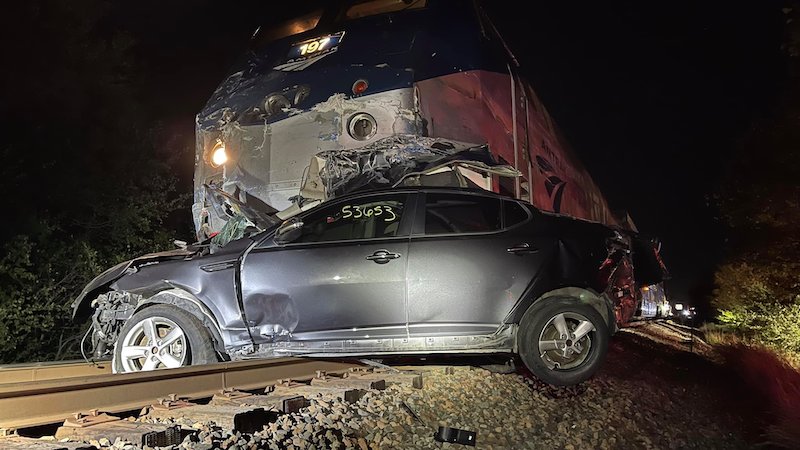 Five Injured When Heartland Flyer Hits Truck, Derails in Oklahoma