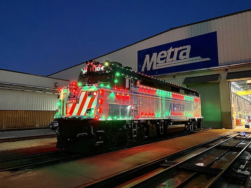 Metra Adds Seasonal Lighting to Trains