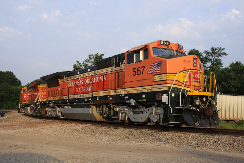 Arkansas-Oklahoma Railroad Trades Old GEs For Older EMDs