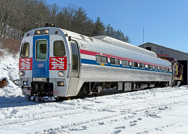 Naugatuck Repaints Amtrak SPV-200 For America’s 250th
