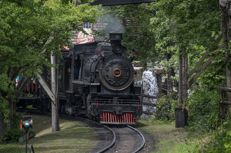 Dollywood Converts Steam Locomotives Back to Oil