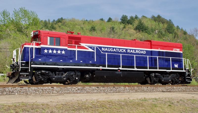 Naugatuck Railroad Unveils Semiquincentennial Unit