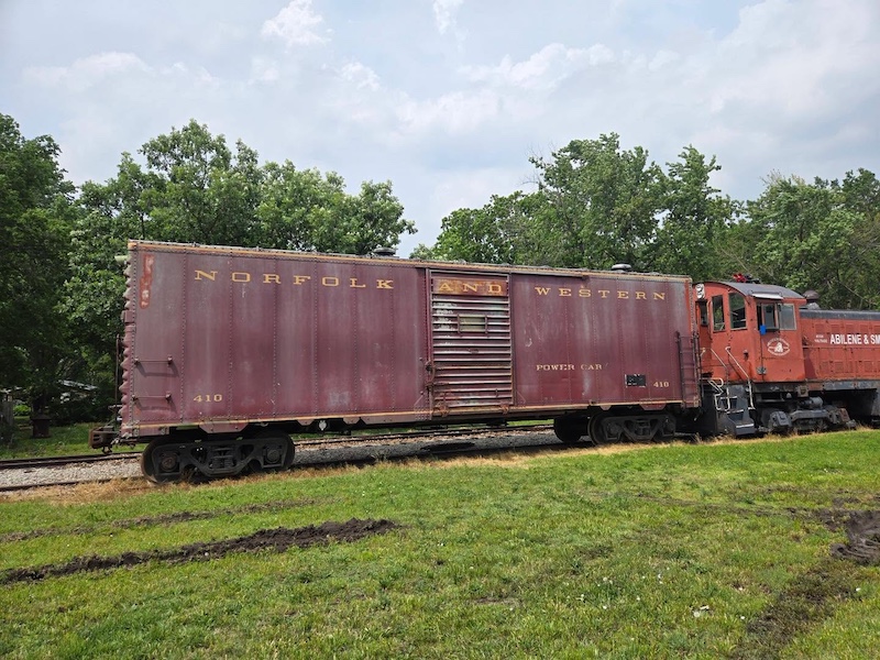 Cincinnati Scenic Saves NKP Express Car