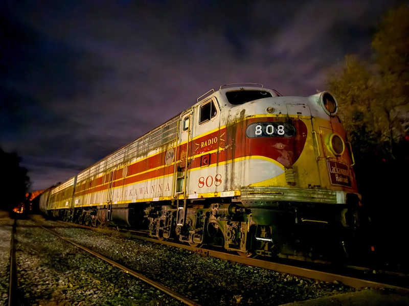 T1 Trust Acquires Ex-Pennsylvania Railroad E8s